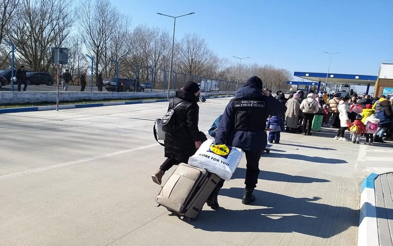 Ukraine-Russia war-the Ukrainians travelling for days to flee Russian bombs and rockets